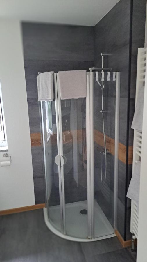 Appartment-Ferienwohnung Mit Kueche, Bad, Kostenlos Wlan, Modern Eingerichtet ローディング エクステリア 写真