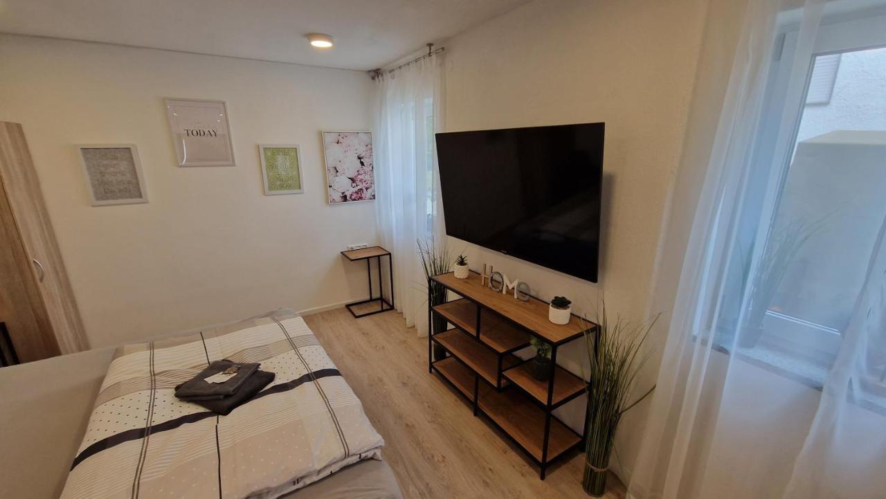 Appartment-Ferienwohnung Mit Kueche, Bad, Kostenlos Wlan, Modern Eingerichtet ローディング エクステリア 写真