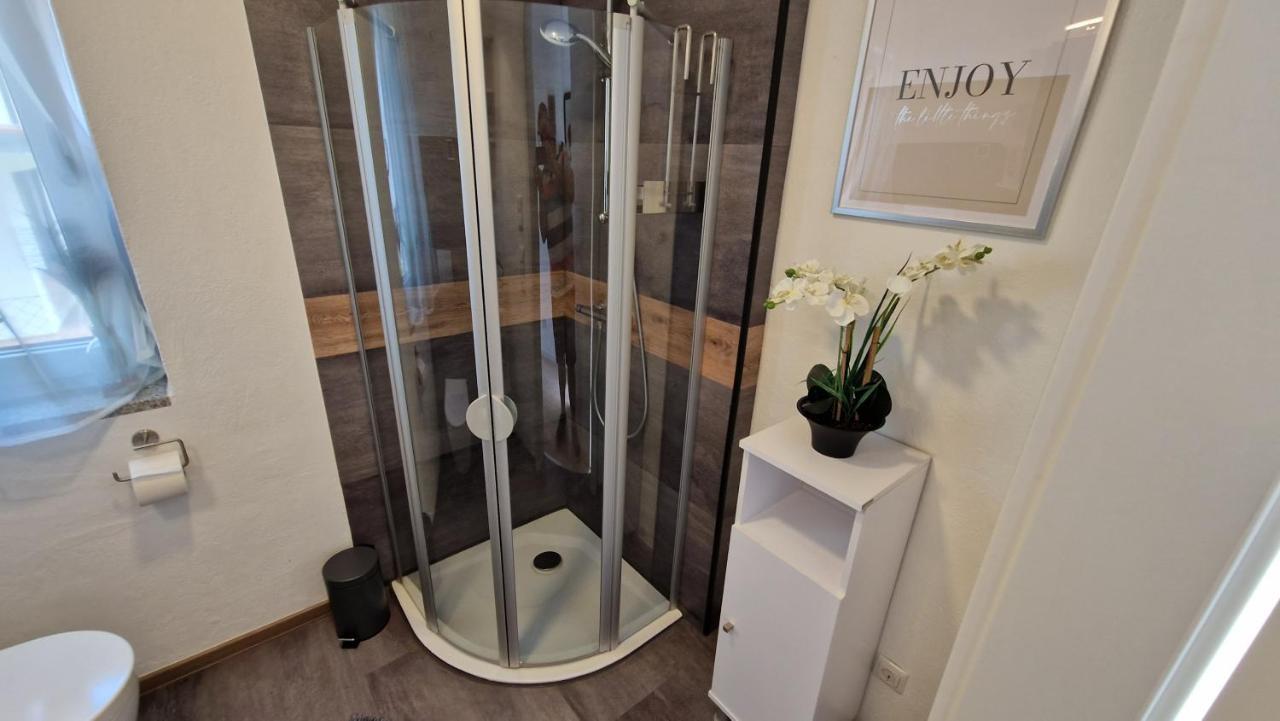 Appartment-Ferienwohnung Mit Kueche, Bad, Kostenlos Wlan, Modern Eingerichtet ローディング エクステリア 写真