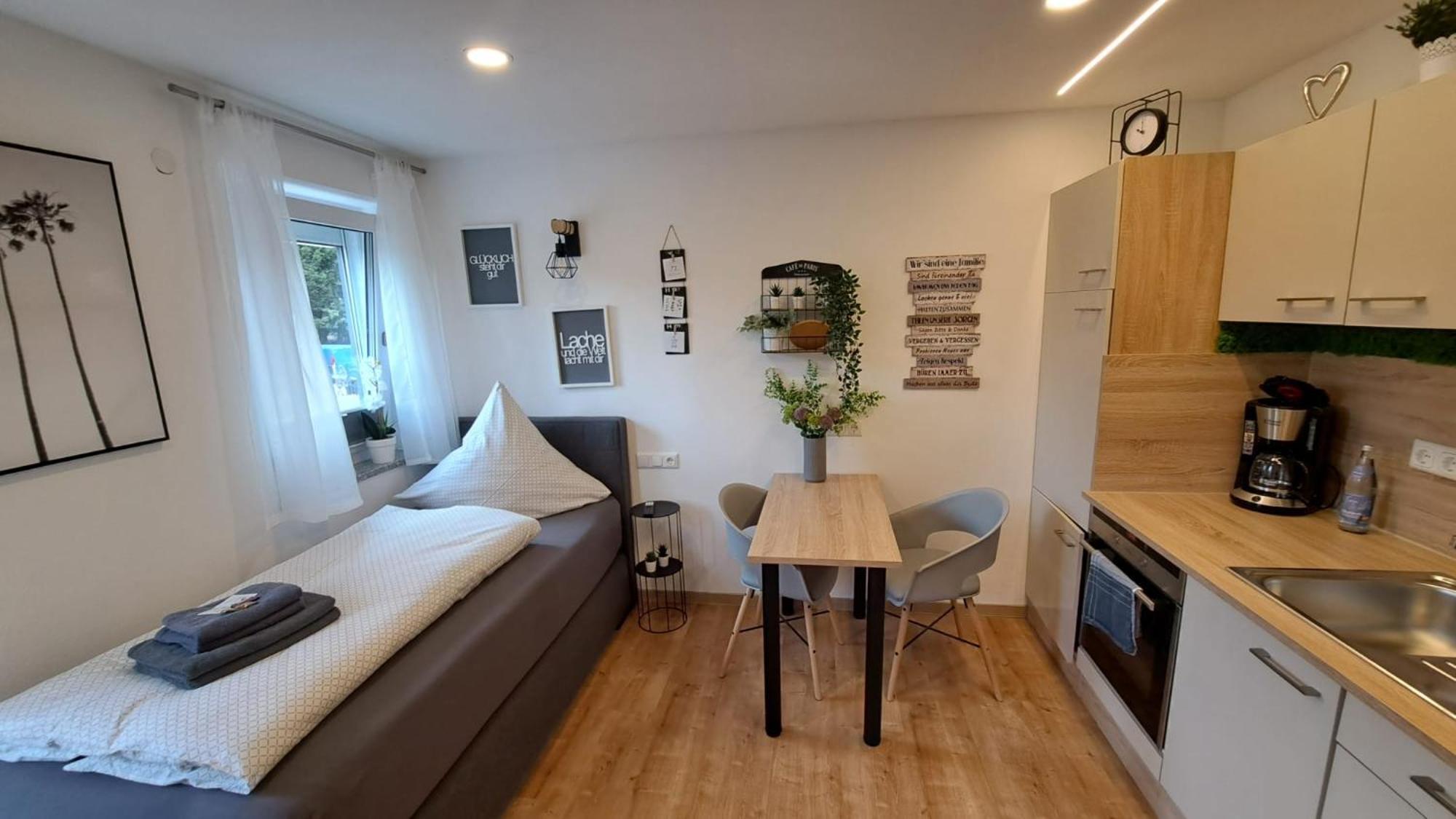 Appartment-Ferienwohnung Mit Kueche, Bad, Kostenlos Wlan, Modern Eingerichtet ローディング エクステリア 写真