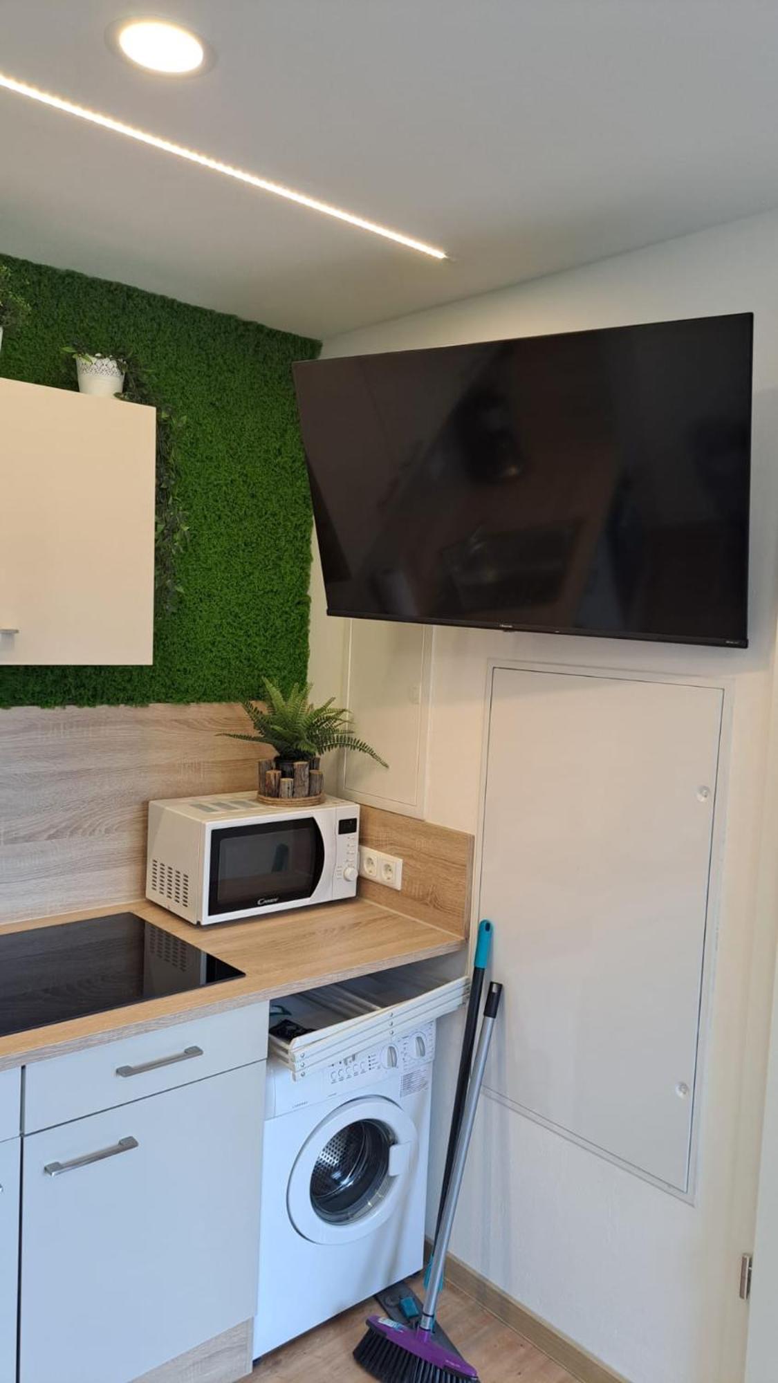 Appartment-Ferienwohnung Mit Kueche, Bad, Kostenlos Wlan, Modern Eingerichtet ローディング 部屋 写真